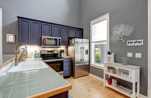 Laurel Grove Casa | Charming 2BR/2BA + Golf Cart, Wrap-Around Porch, Sandestin!