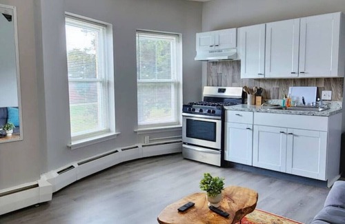 Metro Center Casa | Charming 2BR Apartment Near Downtown Springfield
