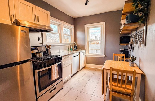 Roselawn Finance Apartamento | Charming 2BR Apt Close to Historic Mariemont, 15 Minutes from Cincy Downtown