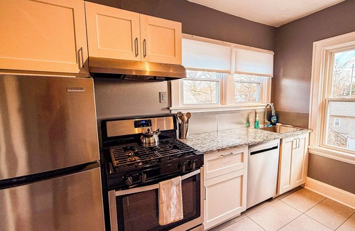 Roselawn Finance Apartamento | Charming 2BR Apt Close to Historic Mariemont, 15 Minutes from Cincy Downtown
