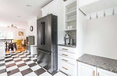 Raleigh Casa | Charming 2BR Cabin in Raleigh - starts at 3.5k/month