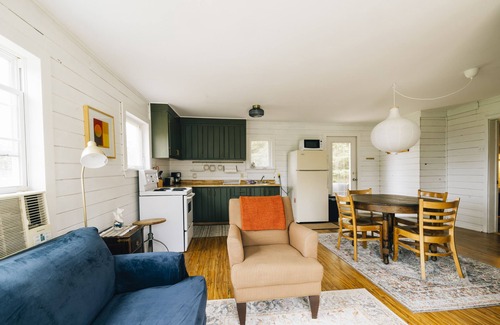 Summerside Cabina | Charming 2BR Cottage near Cavendish Beach Music Fest, Private Lot, All Amenities