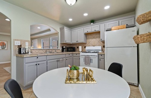 St. Johns Casa | Charming 2BR Getaway | Near Downtown & Mueller
