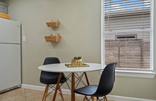 St. Johns Casa | Charming 2BR Getaway | Near Downtown & Mueller