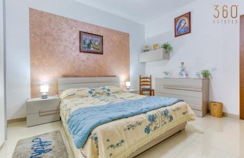 Marsaxlokk Apartamento | Charming 2BR home in the heart of Marsaxlokk by 360 Estates