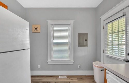 New Albany Casa | Charming 2br Hot Tub Getaway 2 Bedroom Home