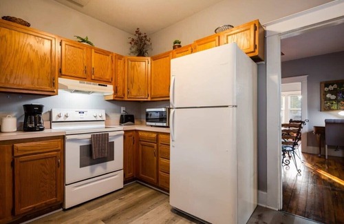 New Albany Casa | Charming 2BR *Hot Tub* Getaway