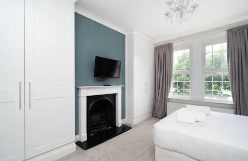 Southgate Casa | Charming 2BR House on Avenue Road