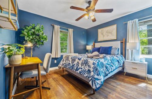 Lindridge-Martin Manor Apartamento | Charming 2BR in Buckhead with Backyard