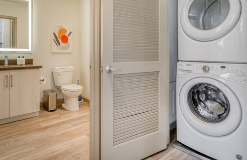 Pleasanton Apartamento | Charming 2BR in Pleasanton, Parking + Pet-Friendly
