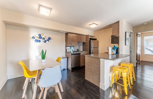 East Riverside - Oltorf Apartamento | Charming 2BR king beds suite next to Downtown
