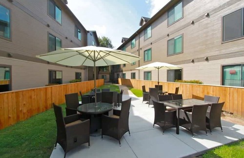 East Riverside - Oltorf Apartamento | Charming 2BR king beds suite next to Downtown