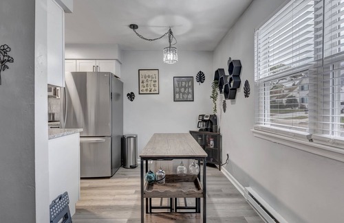 Bayview Condominio | Charming 2BR Norfolk Home 2 blocks from Beach