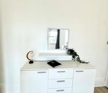 Bexhill-on-Sea Apartamento | Charming 2BR Victorian Flat in Bexhill-on-Sea