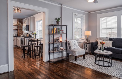 Sans Souci Casa | Charming 2BR with Fireplace, Pets, Close to Furman