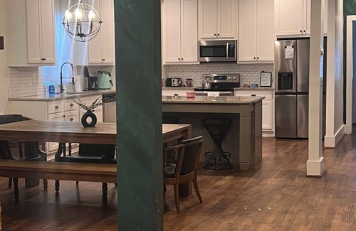 West End Casa | Charming 3/2 minutes from downtown and all of Atlanta attractions