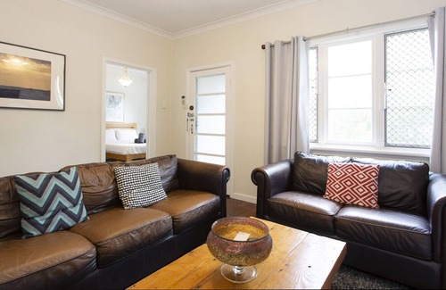 East Victoria Park Cabaña | Charming 3 bedroom Cottage close to Perth CBD, Perth Airport and Curtin Uni