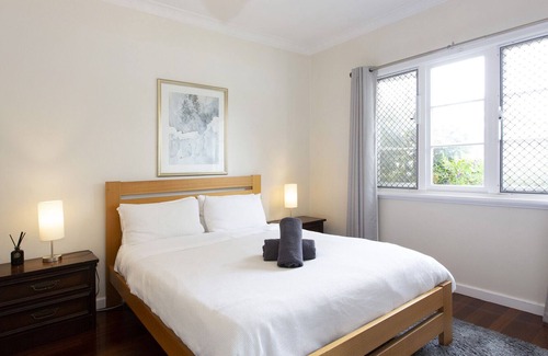 East Victoria Park Cabaña | Charming 3 bedroom Cottage close to Perth CBD, Perth Airport and Curtin Uni