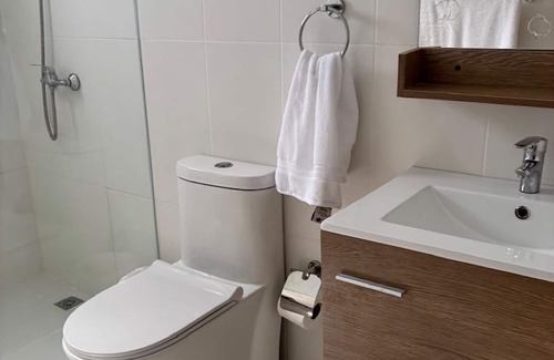 La Isabelita Apartamento | Charming 3-bedroom apartment with Wi-Fi, AC in welcoming Santo Domingo Este.