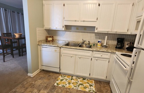 Grovetown Casa | Charming 3 bd 2 bath home in Grovetown GA just off I20 exit 194