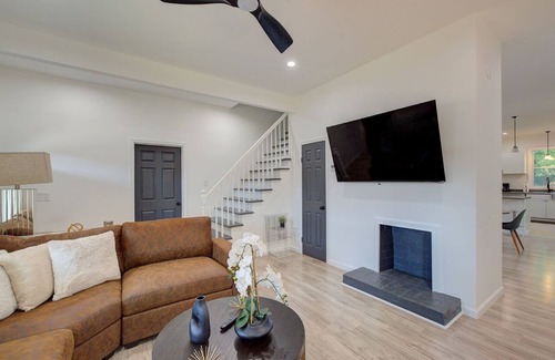 Spartanburg Casa | Charming 3 bdrm, 2 ba house with fence centrally located to everything, I85, I26