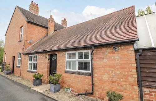 Shelsley Beauchamp Casa | Charming 3 Bed Home with Garden & Parking near Worcester