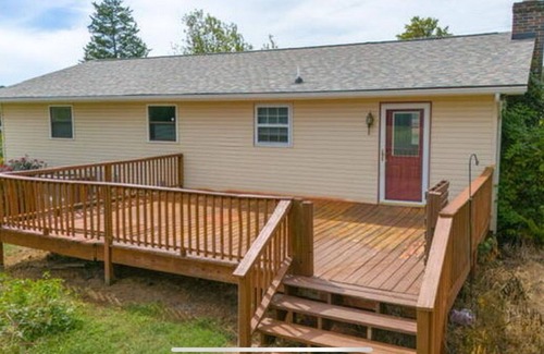 Sevier County Casa | Charming 3-bedroom house with AC and WiFi 20 minutes form Sevierville