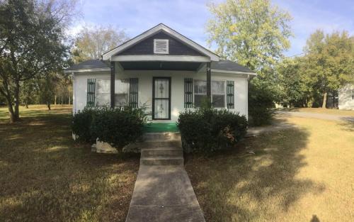 Goodlettsville Casa | Charming 3-Bed, 1,5 Bath Home - Entire Space Just for You!