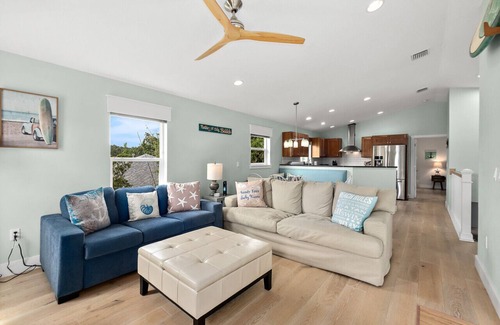 Marineland Acres Casa | Charming 3-Bed 2.5-Bath Secluded Oasis Just 1 Block from the Beach + Open-Air & Screened Deck