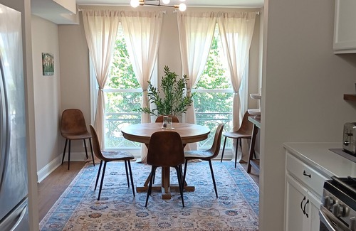 Gaithersburg Apartamento | Charming 3-bed/2-bath apartment with AC, WiFi, near Washington DC & Seneca Park