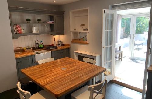 Swanage Casa | Charming 3-Bed Cottage in Swanage