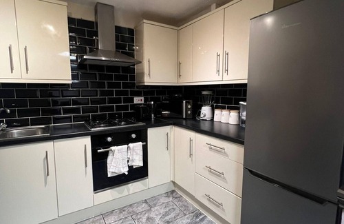 Chafford Hundred Casa | Charming Close Retreat in Grays