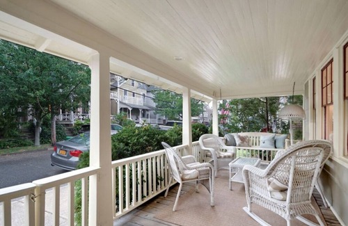 Ocean Grove Casa | Charming 3-bedroom bungalow in Ocean Grove with WiFi and AC