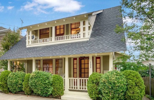 Ocean Grove Casa | Charming 3-bedroom bungalow in Ocean Grove with WiFi and AC