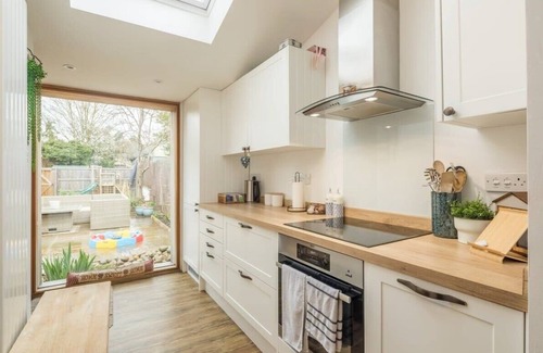 Little Shelford Casa | Charming 3 Bedroom Cottage With Lovely Garden