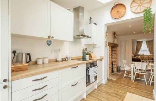 Little Shelford Casa | Charming 3 Bedroom Cottage With Lovely Garden