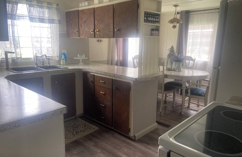Butte Des Morts Cabaña | Charming 3-bedroom LAKESIDE cottage on the north shore of Lake Butte des Morts.