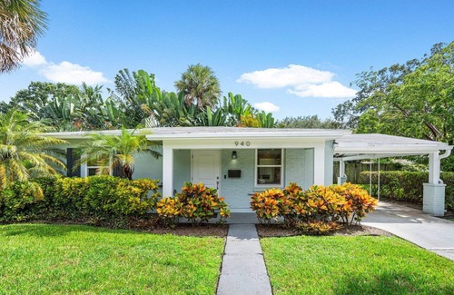 Tarpon River Casa | Charming 3-bedroom house with hot tub near Las Olas