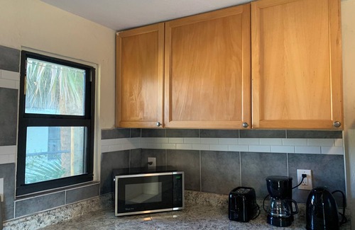 Riviera Beach Casa | Charming 3-bedroom house with AC, WiFi in lovely West Palm Beach