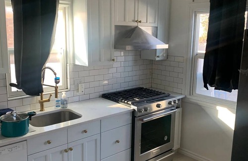 Sugar House Cabaña | Charming 3-bedroom cottage in fabulous Salt Lake City with WiFi, AC