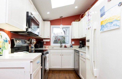 Northeast Virginia Beach Casa | Charming 3 Bedroom North End Retreat