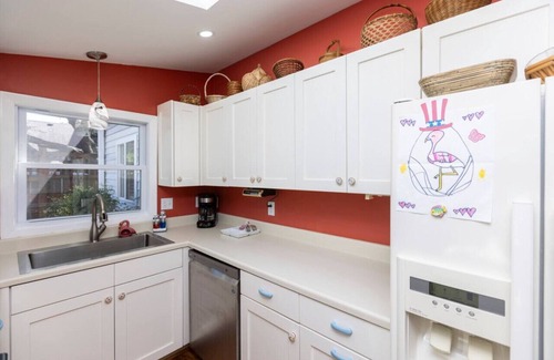 Northeast Virginia Beach Casa | Charming 3 Bedroom North End Retreat
