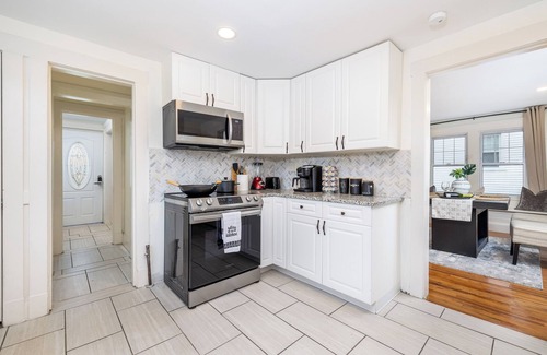 West Hartford Casa | Charming 3-Bedroom Home with Modern Comforts in West Hartford
