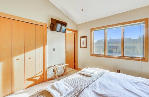 Davis Condominio | Charming 3 bedroom mountain condo. Discover Honey Hollow!