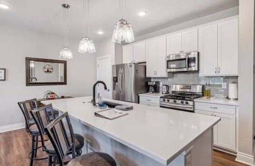 Commerce City Casa | Charming 3-bedroom townhome with AC, WiFi in enjoyable Commerce City