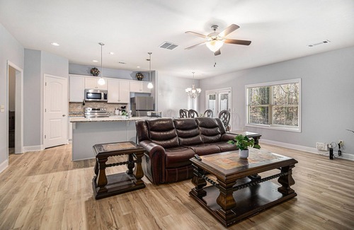 Lawrenceville Casa | Charming 3-bedroom townhome with WiFi, AC in lovely Lawrenceville