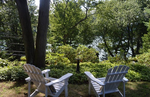 New Fairfield Casa | Charming 3-bedroom house in Candlewood Isle lake community- 2 week minimum stay