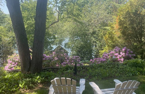 New Fairfield Casa | Charming 3-bedroom house in Candlewood Isle lake community- 2 week minimum stay