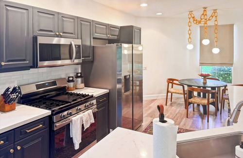 Newport Coast Condominio | Charming 3-bedroom condo in Newport Coast, renovated by a top designer in 2023.