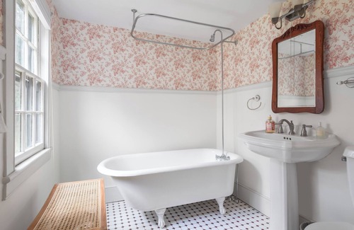 Putnam Valley Otro | Charming 3-bedroom farmhouse with WiFi, AC in enchanting Putnam Valley